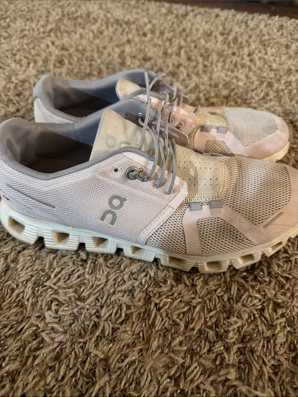 On Cloud White/lilac Running Shoes